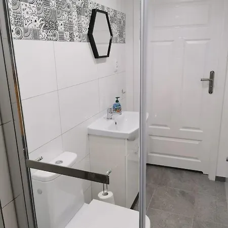 Tanie Noclegi Pod Hotrensjami - 2 Apartamenty Do Wynajecia *