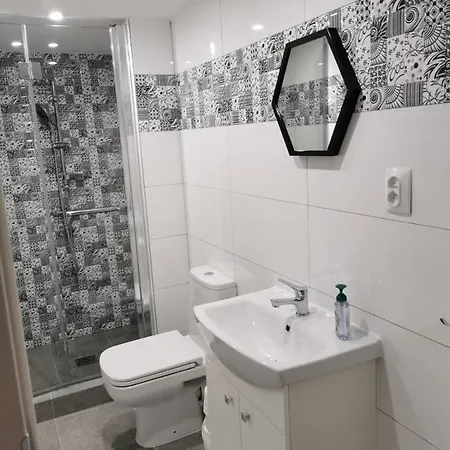 Tanie Noclegi Pod Hotrensjami - 2 Apartamenty Do Wynajecia Apartamento