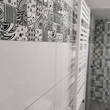 Tanie Noclegi Pod Hotrensjami - 2 Apartamenty Do Wynajecia Apartamento