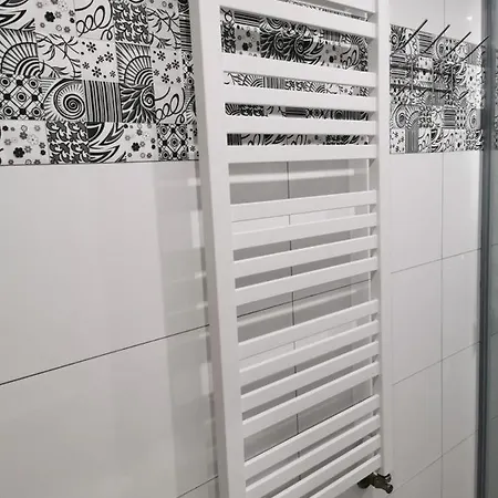 Tanie Noclegi Pod Hotrensjami - 2 Apartamenty Do Wynajecia Jeldzino