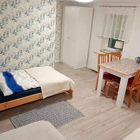 Tanie Noclegi Pod Hotrensjami - 2 Apartamenty Do Wynajecia Jeldzino