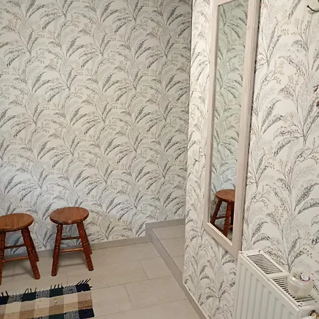 Tanie Noclegi Pod Hotrensjami - 2 Apartamenty Do Wynajecia Jeldzino
