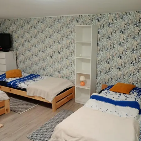 Tanie Noclegi Pod Hotrensjami - 2 Apartamenty Do Wynajecia * Jeldzino