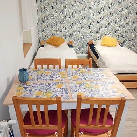 Tanie Noclegi Pod Hotrensjami - 2 Apartamenty Do Wynajecia Apartamento
