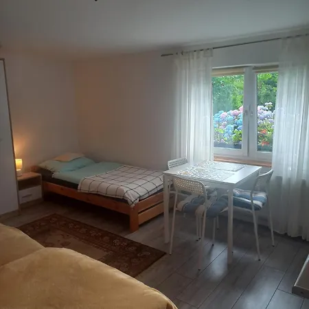 Tanie Pod Hotrensjami - 2 Do Wynajecia *