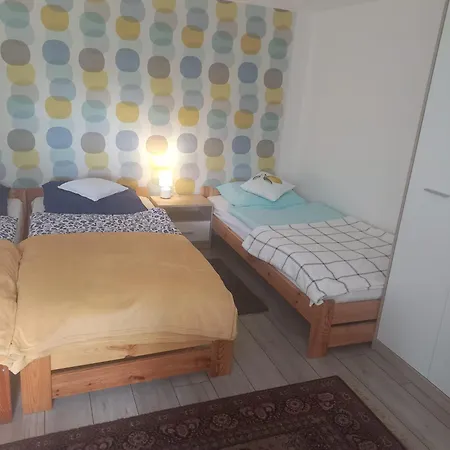 Tanie Pod Hotrensjami - 2 Do Wynajecia Apartamento *